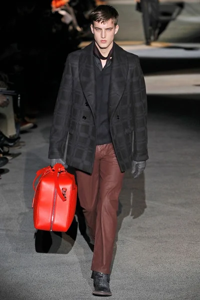 Look 38